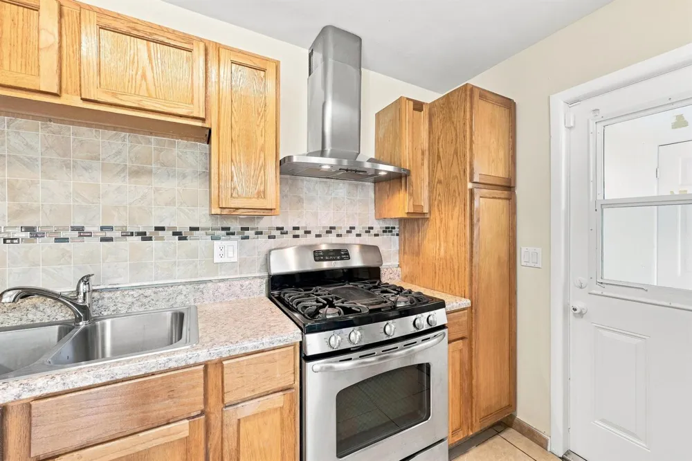 1100 7TH STREET Lake Park, FL 33403