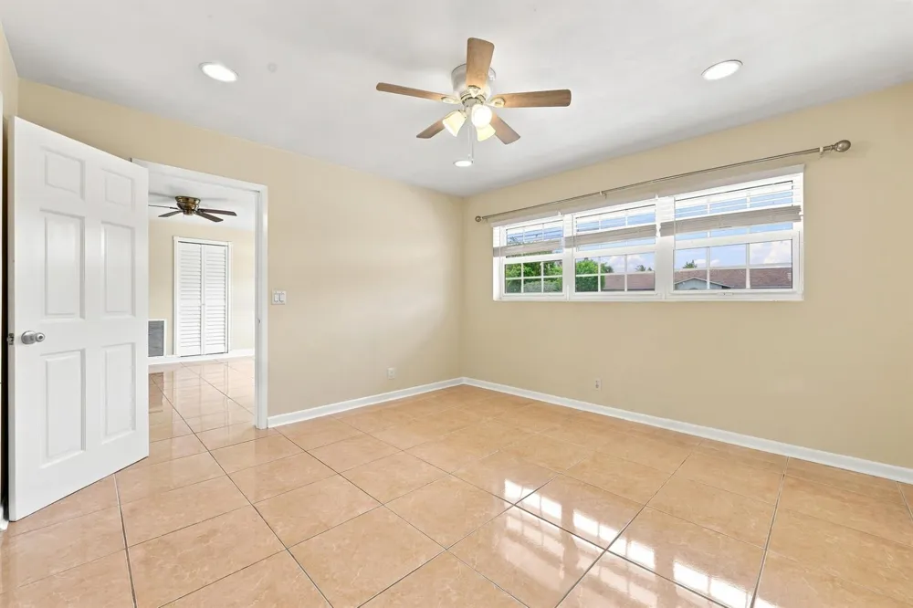 1100 7TH STREET Lake Park, FL 33403