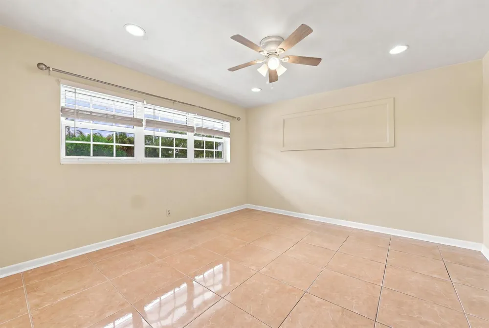 1100 7TH STREET Lake Park, FL 33403