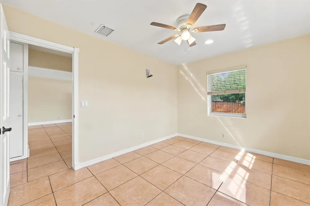 1100 7TH STREET Lake Park, FL 33403