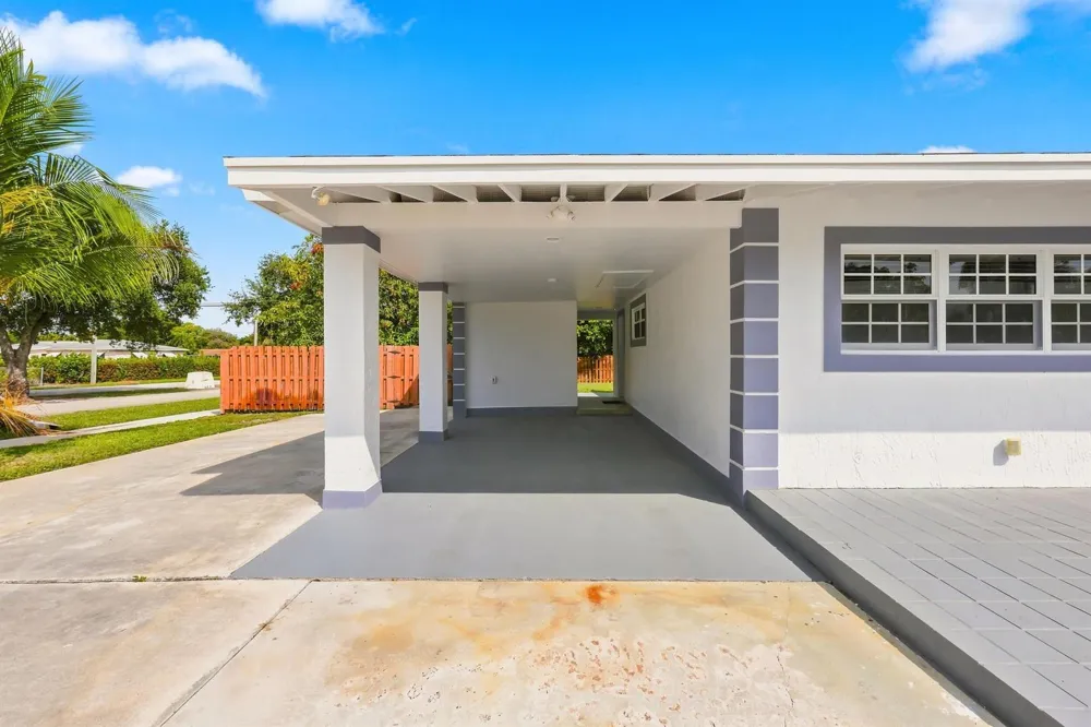 1100 7TH STREET Lake Park, FL 33403