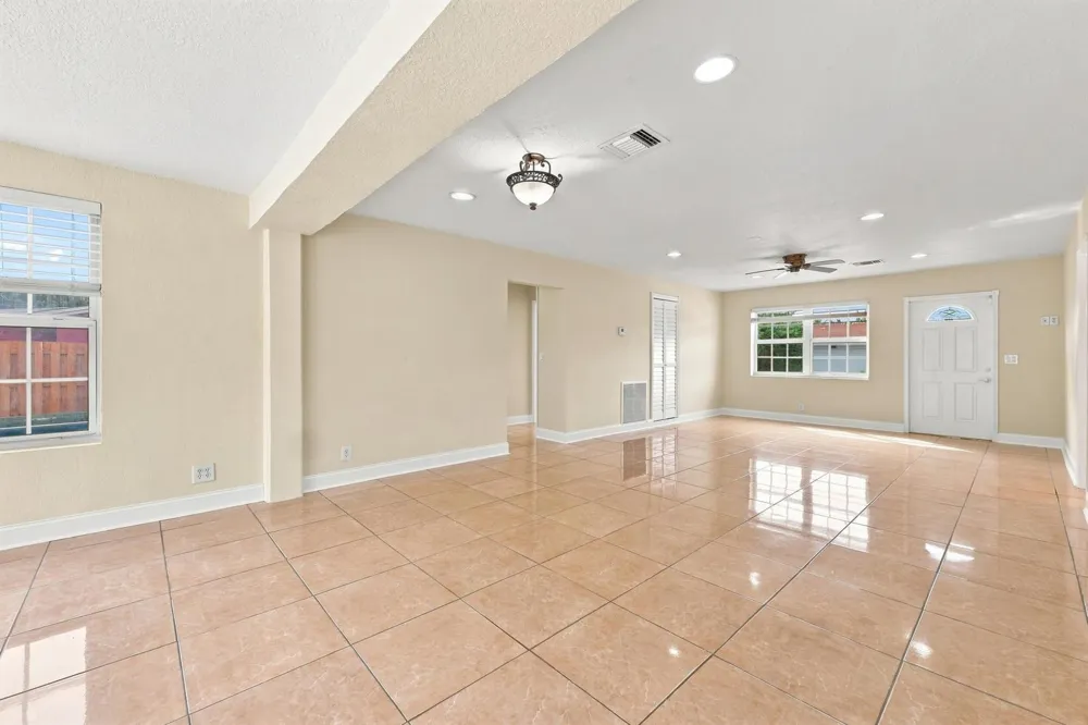 1100 7TH STREET Lake Park, FL 33403