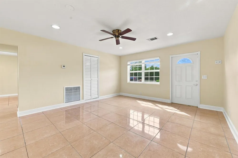 1100 7TH STREET Lake Park, FL 33403