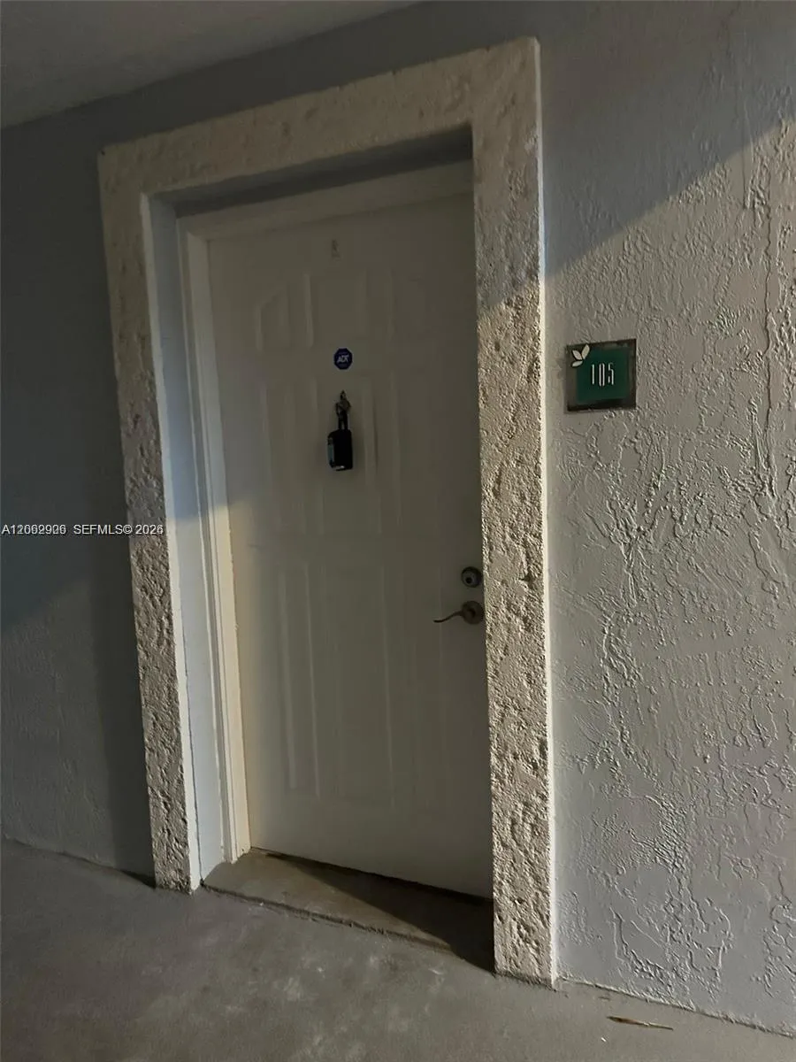 8600 SW 212th St #105 Cutler Bay, FL 33189
