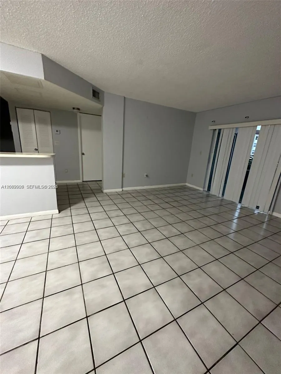 8600 SW 212th St #105 Cutler Bay, FL 33189