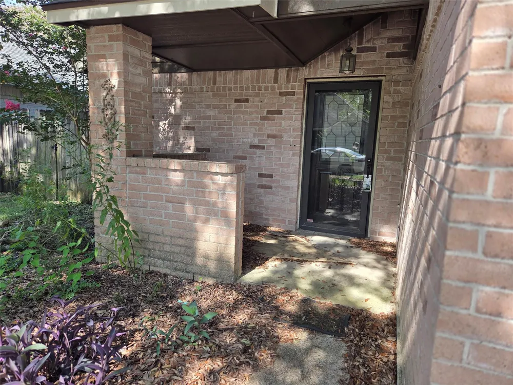 802 Hartman Drive Baytown, TX 77521