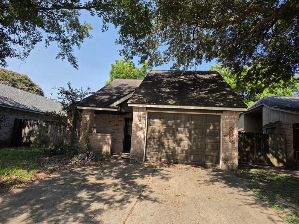802 Hartman Drive Baytown, TX 77521