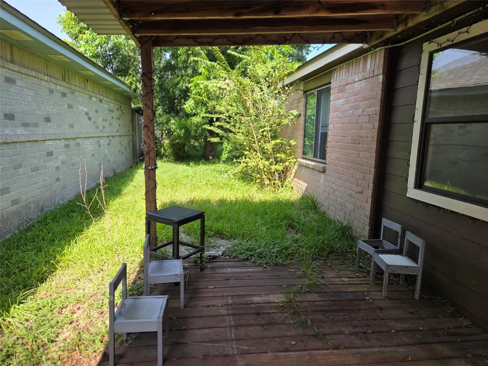 802 Hartman Drive Baytown, TX 77521