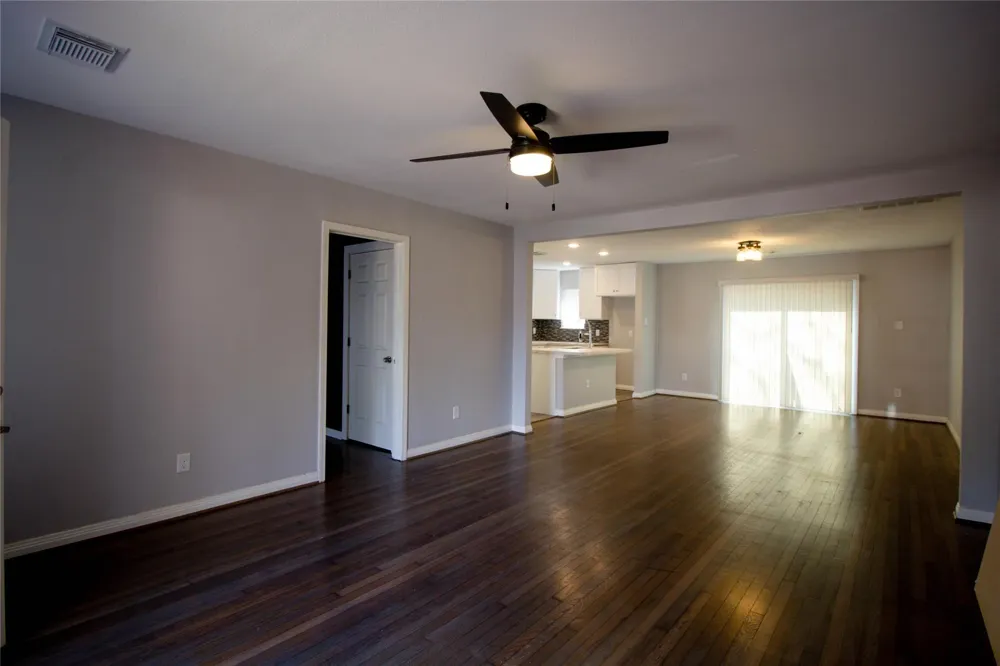 231 Betral Street Houston, TX 77022