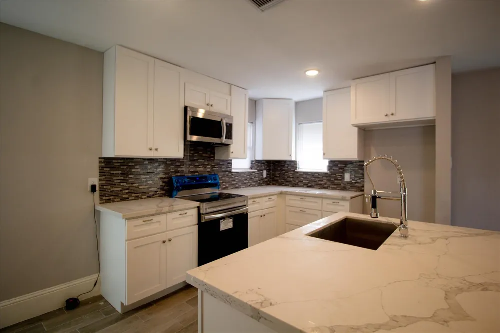 231 Betral Street Houston, TX 77022