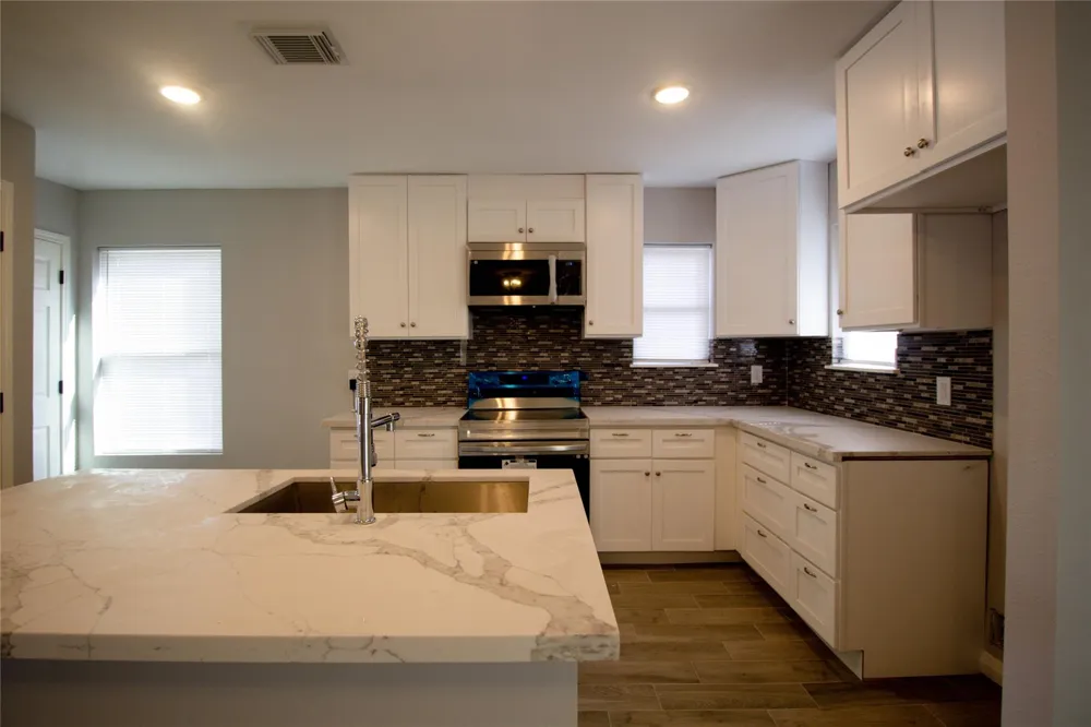 231 Betral Street Houston, TX 77022