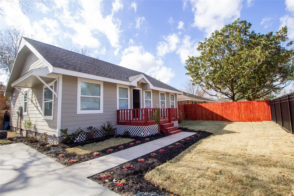 231 Betral Street Houston, TX 77022