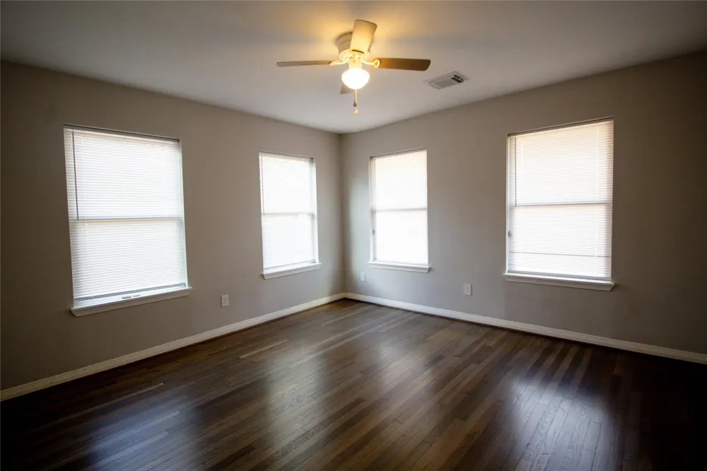 231 Betral Street Houston, TX 77022