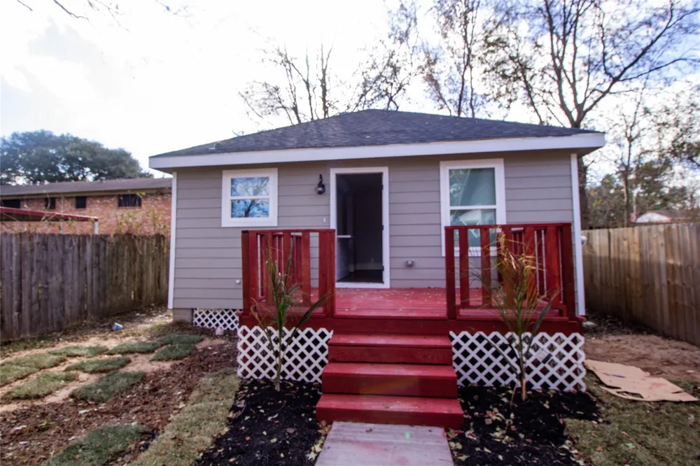 231 Betral Street Houston, TX 77022