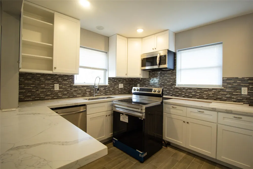 231 Betral Street Houston, TX 77022