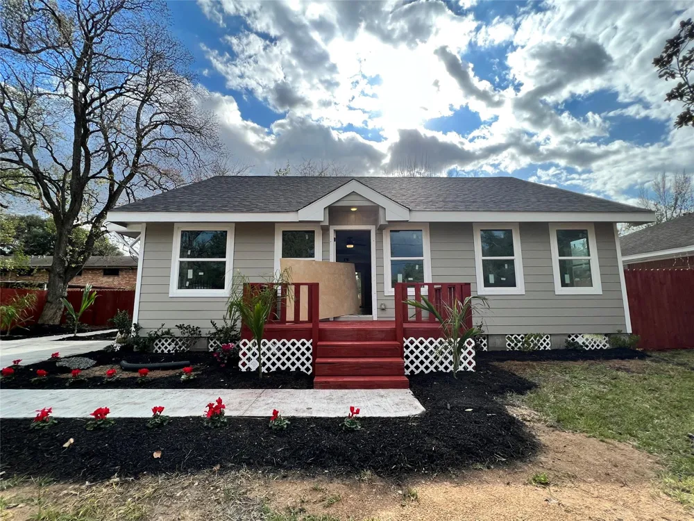 231 Betral Street Houston, TX 77022