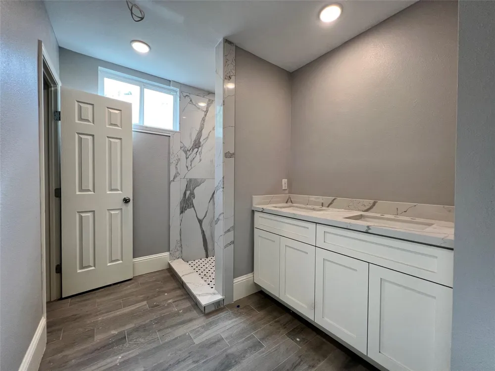 231 Betral Street Houston, TX 77022