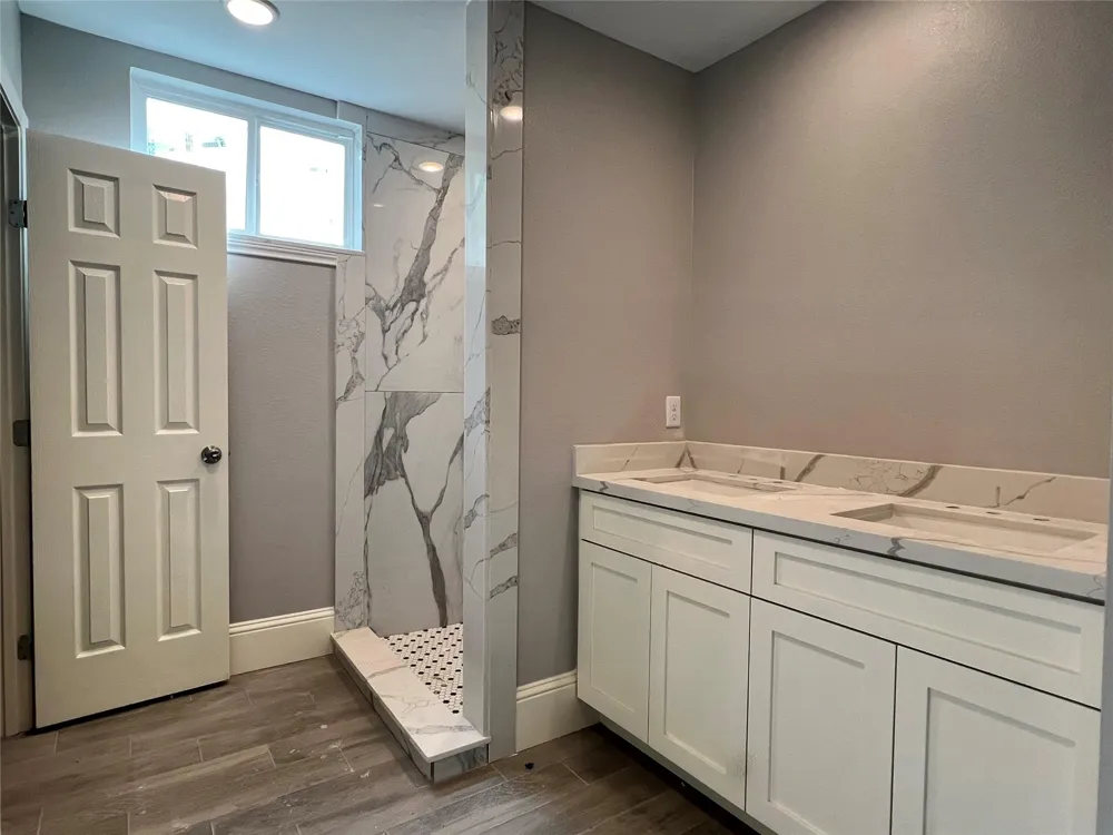 231 Betral Street Houston, TX 77022