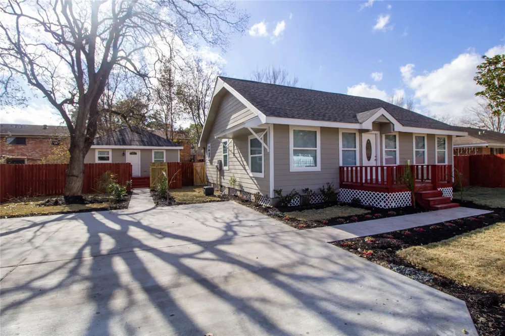 231 Betral Street Houston, TX 77022