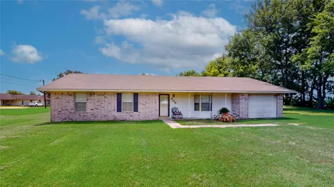 906 Waco Street