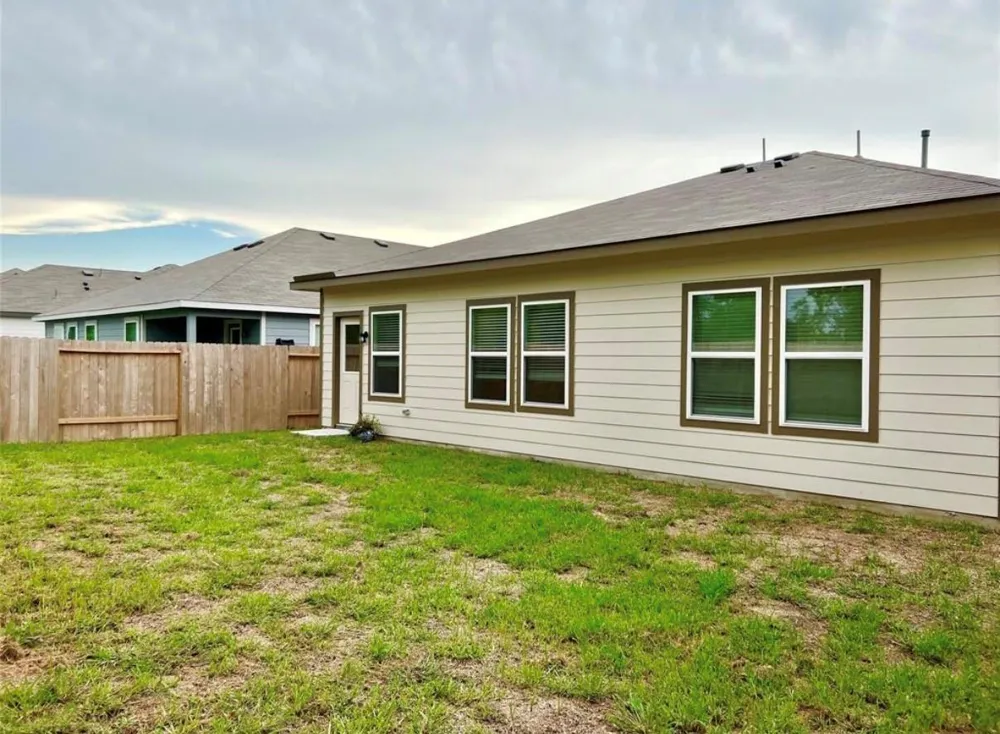 812 Westpointe Drive Dayton, TX 77535