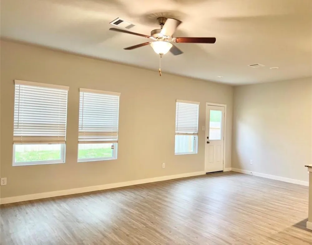 812 Westpointe Drive Dayton, TX 77535