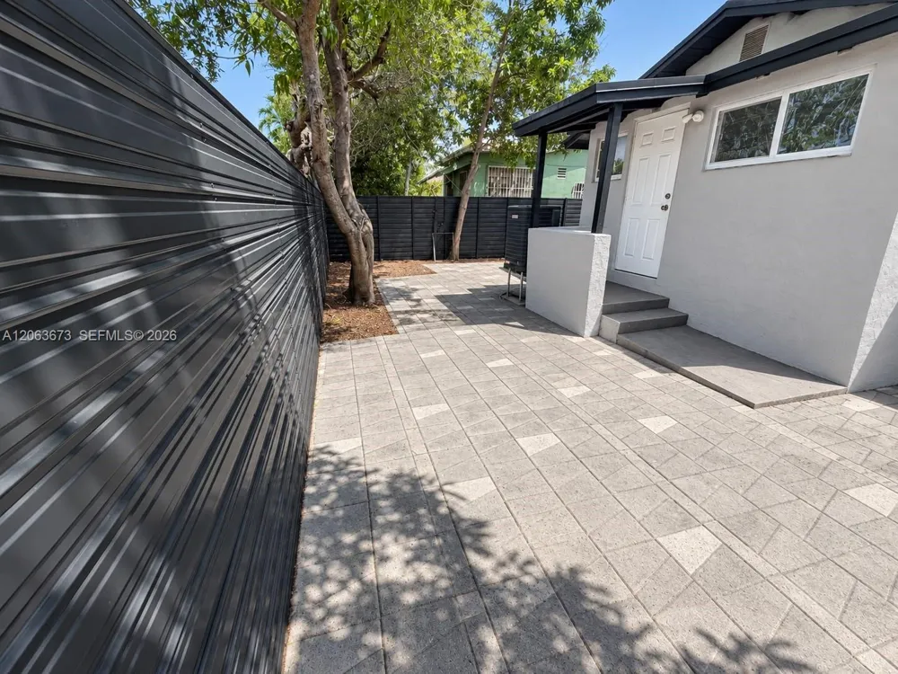 135 NW 68th St Miami, FL 33150