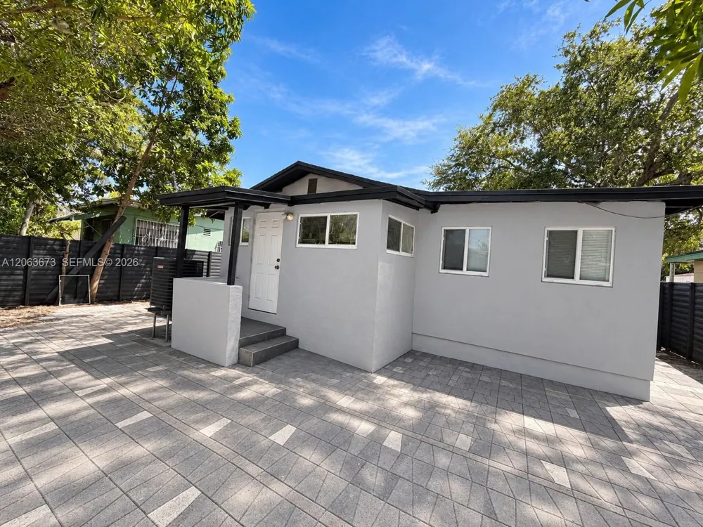 135 NW 68th St Miami, FL 33150