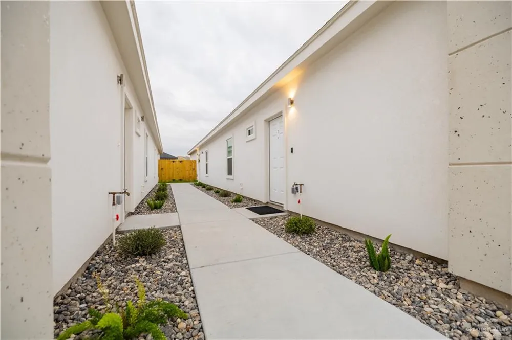 2609 E Hayes Avenue Alton, TX 78573