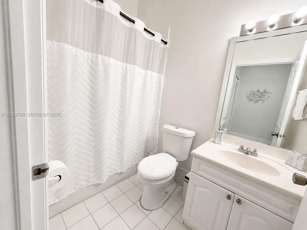 7830 NW 6th St #204 Pembroke Pines, FL 33024
