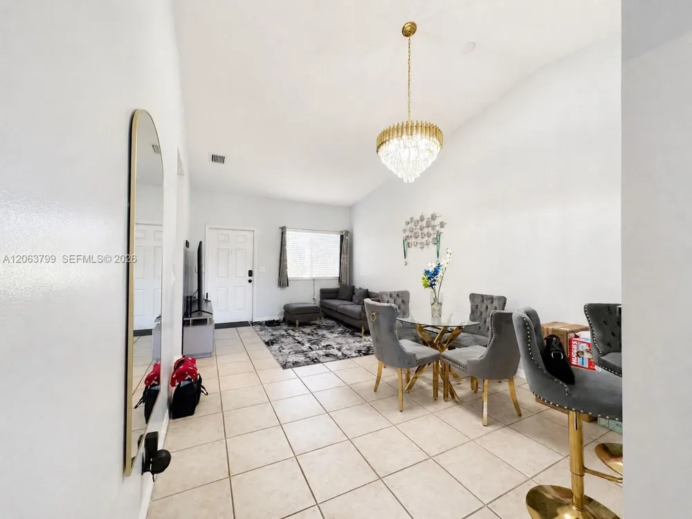 7830 NW 6th St #204 Pembroke Pines, FL 33024