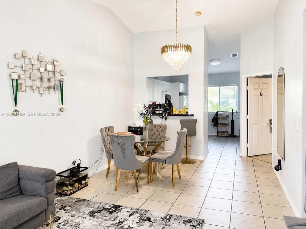 7830 NW 6th St #204 Pembroke Pines, FL 33024
