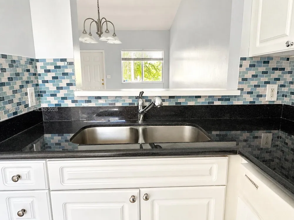 7830 NW 6th St #204 Pembroke Pines, FL 33024