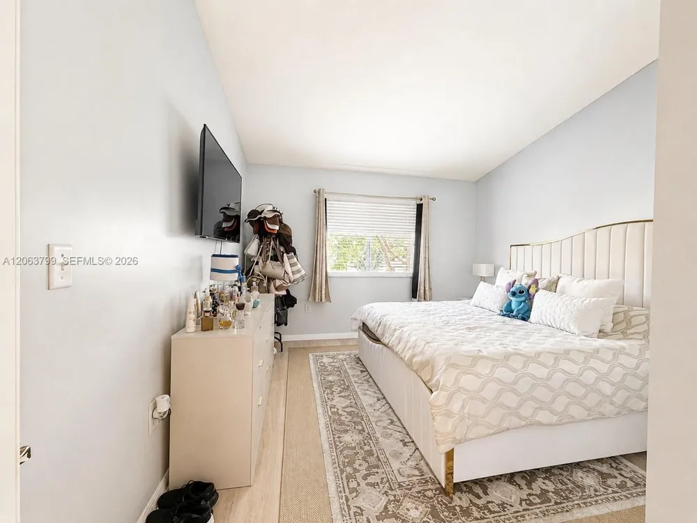 7830 NW 6th St #204 Pembroke Pines, FL 33024