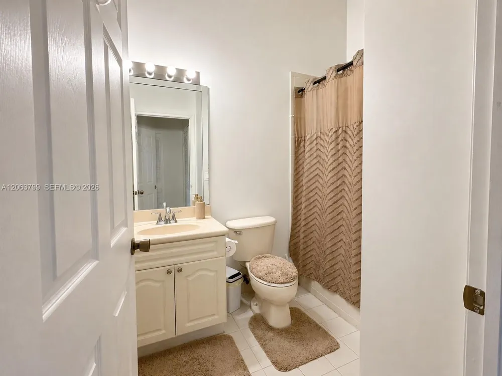 7830 NW 6th St #204 Pembroke Pines, FL 33024