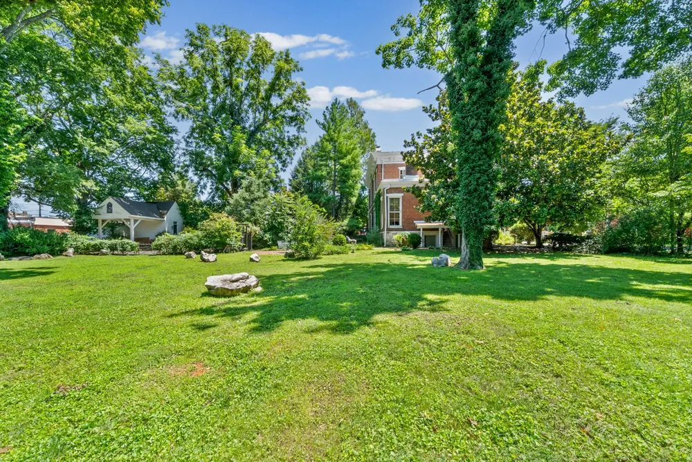296 S Main St Russellville, KY 42276