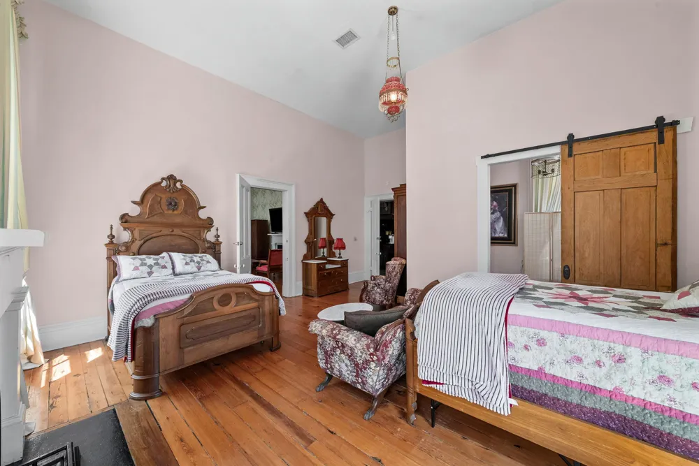 296 S Main St Russellville, KY 42276