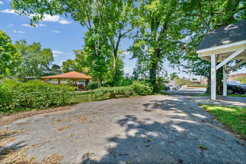 296 S Main St Russellville, KY 42276