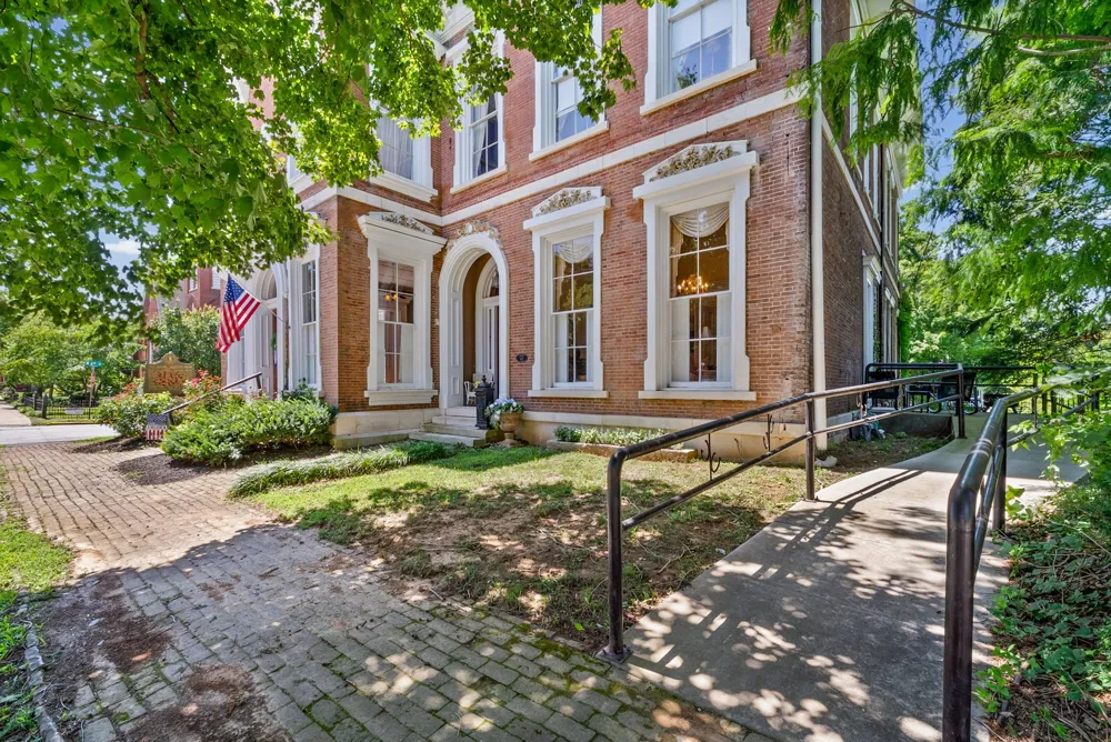 296 S Main St Russellville, KY 42276