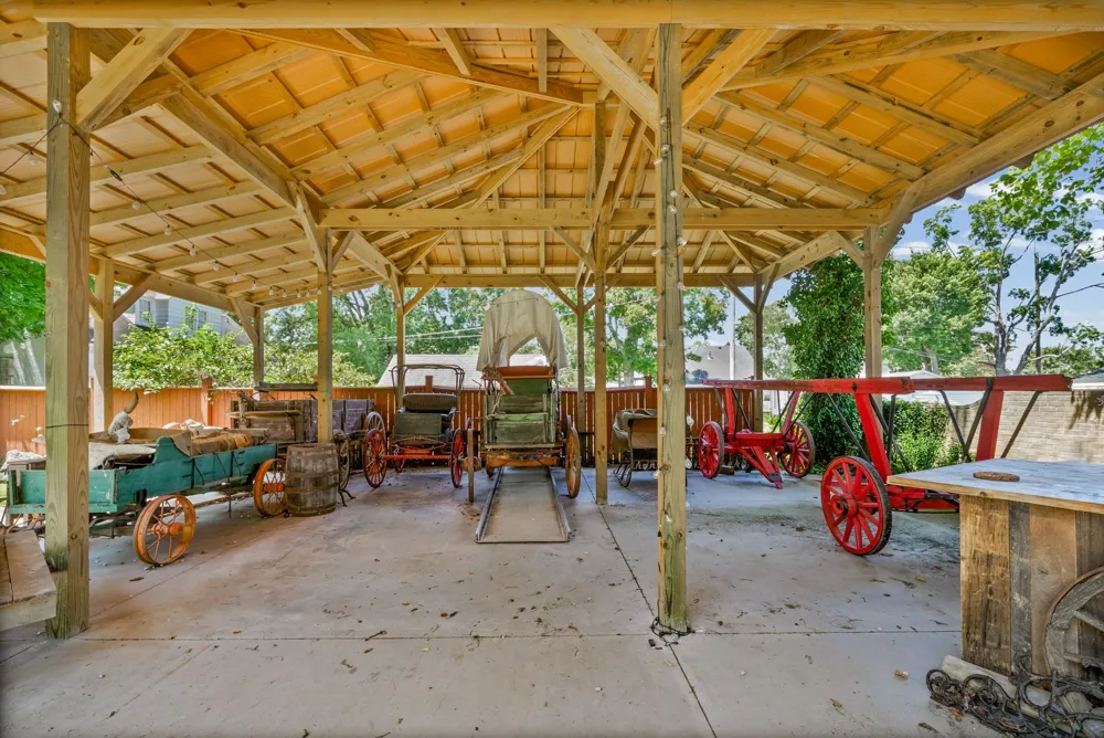 296 S Main St Russellville, KY 42276