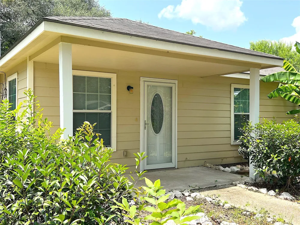 1006 2nd Street Louise, TX 77455