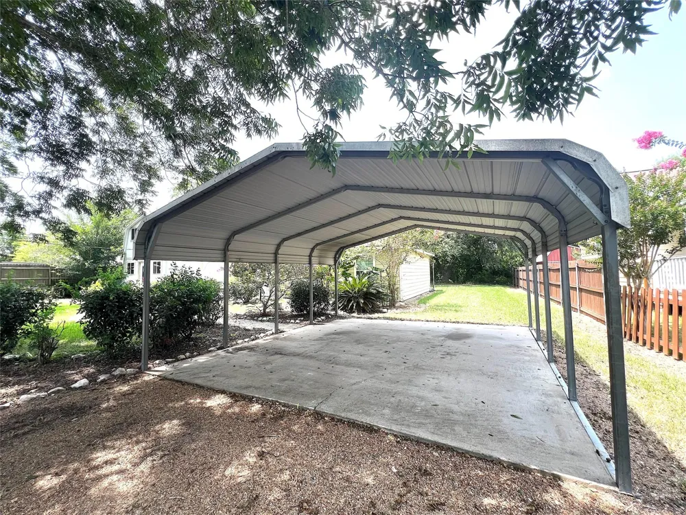 1006 2nd Street Louise, TX 77455