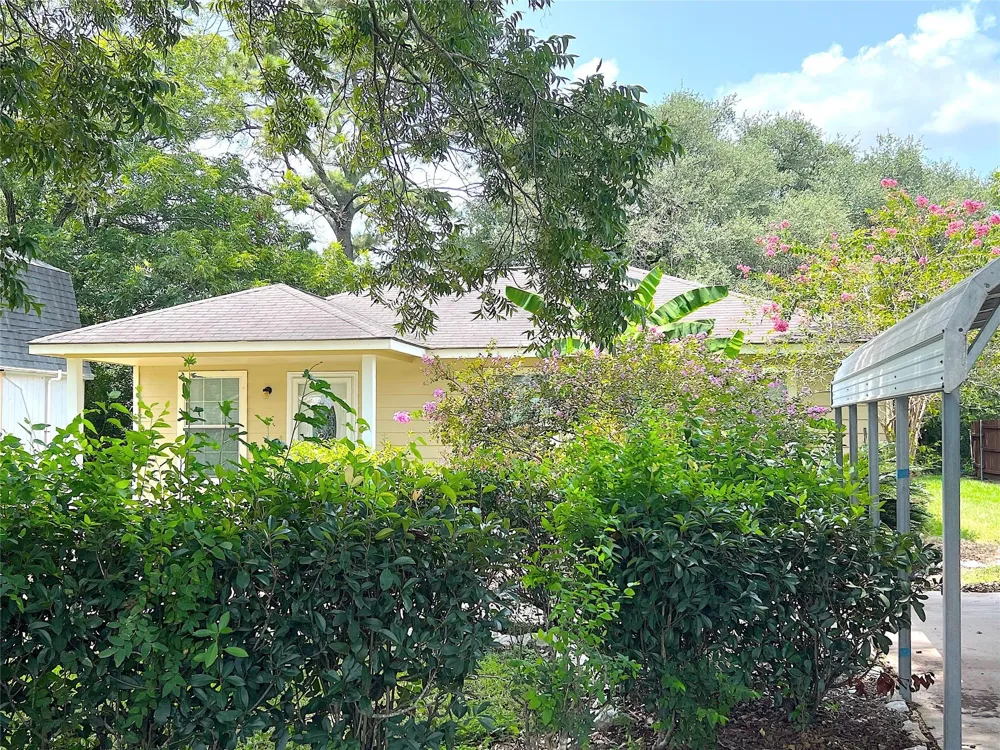 1006 2nd Street Louise, TX 77455