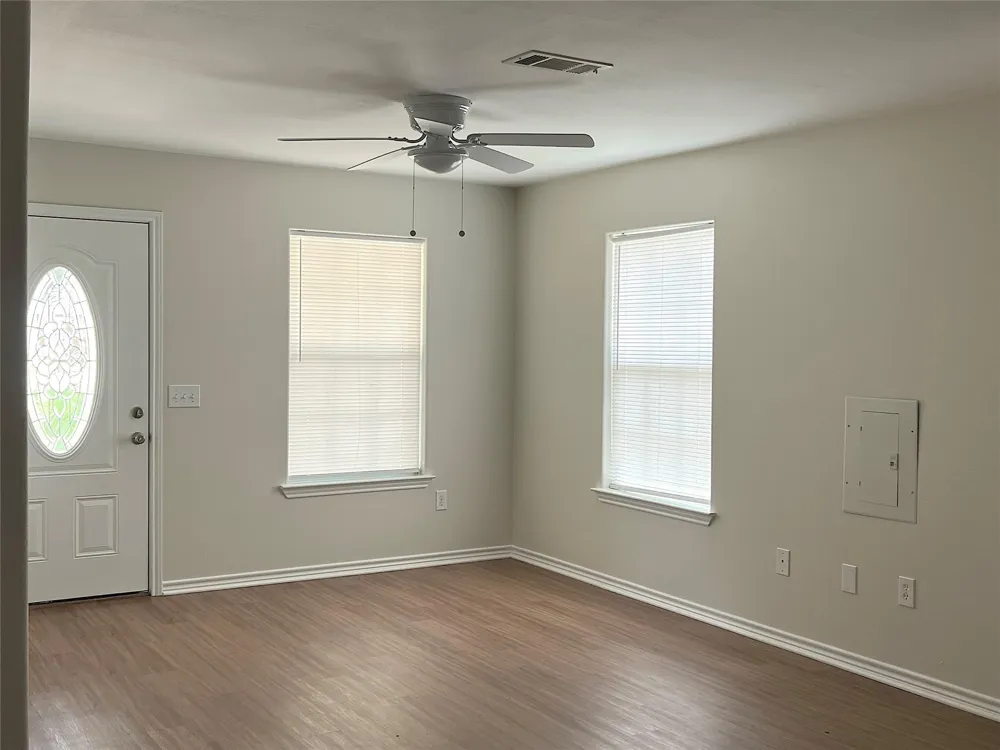 1006 2nd Street Louise, TX 77455