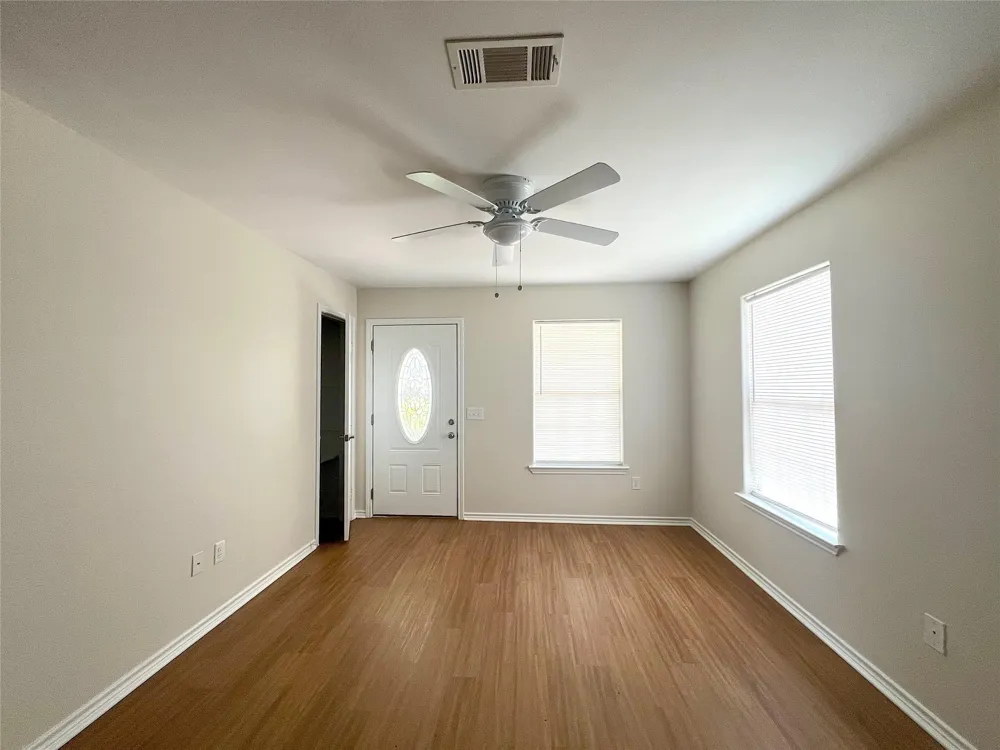1006 2nd Street Louise, TX 77455