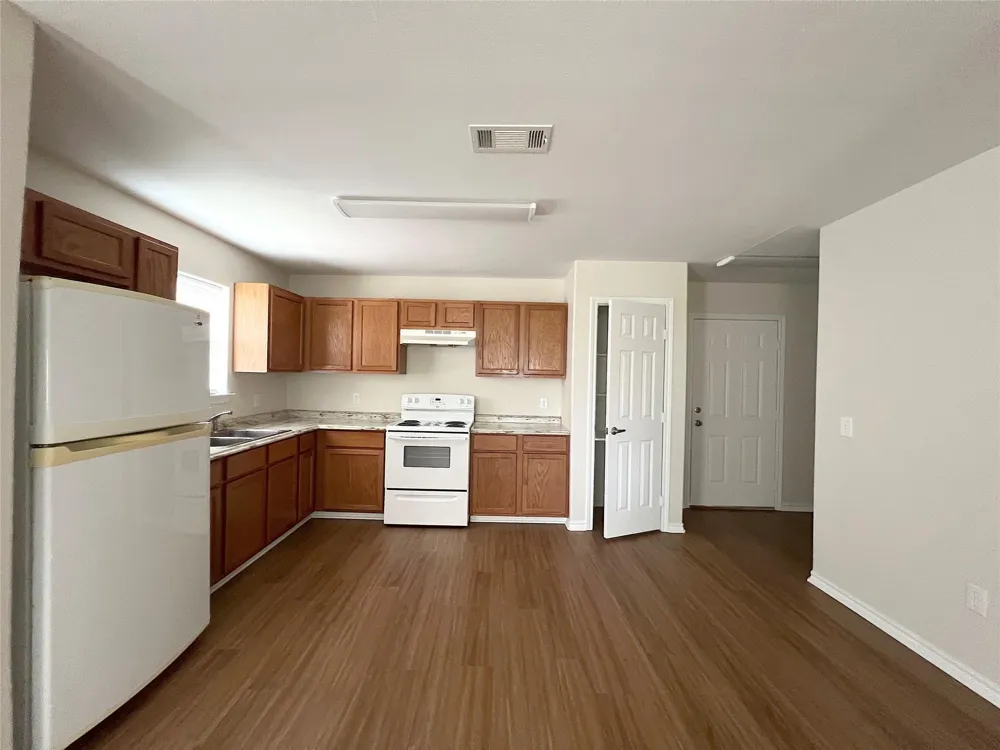1006 2nd Street Louise, TX 77455