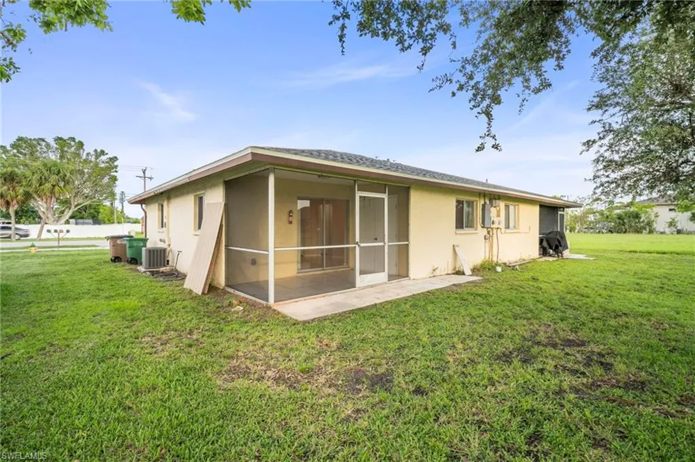 4406 santa barbara Boulevard #B Cape Coral, FL 33914