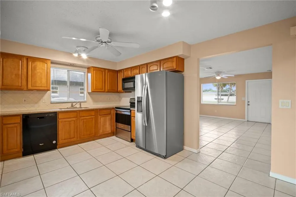 4406 santa barbara Boulevard #B Cape Coral, FL 33914