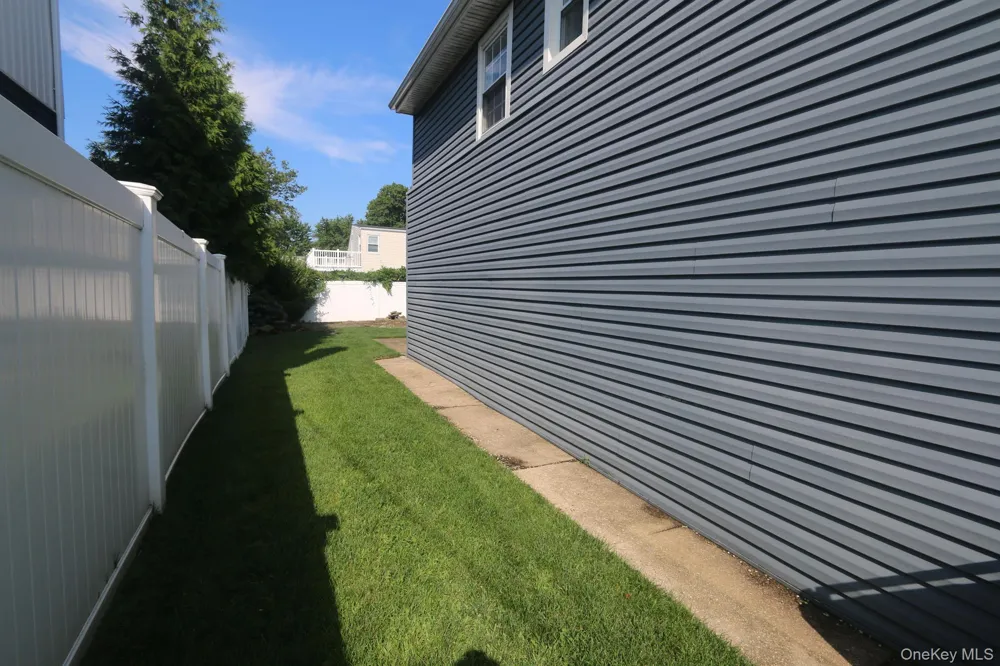 3260 Judith Lane Oceanside, NY 11572