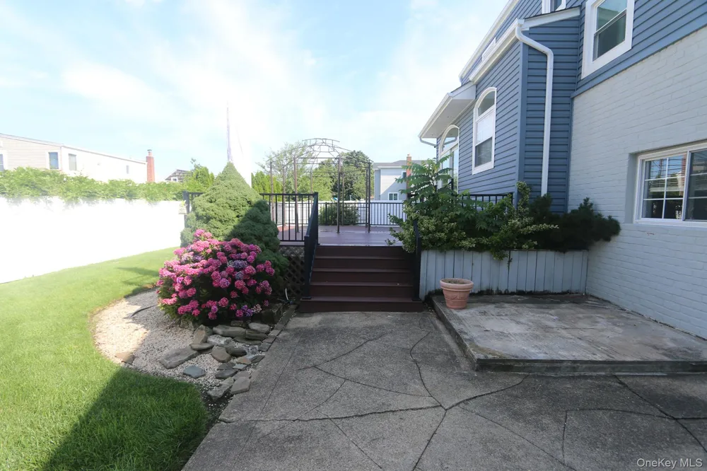 3260 Judith Lane Oceanside, NY 11572